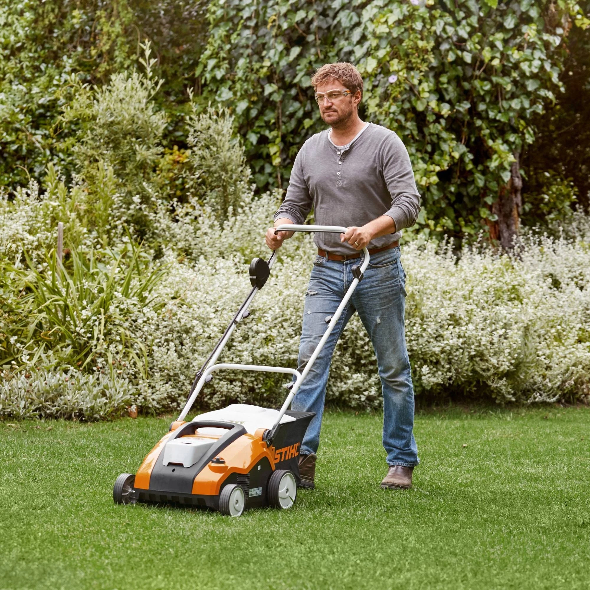 Stihl RLA 240 Cordless Scarifier - Shell Only - Image 4
